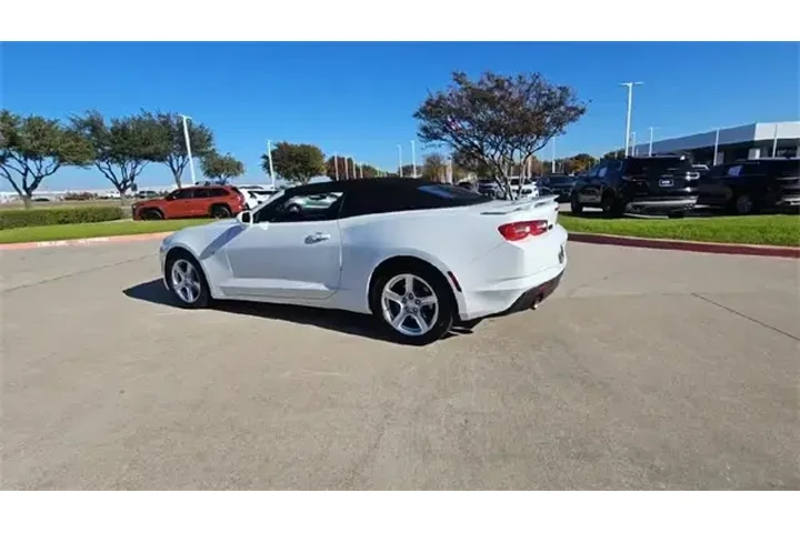 $24987 : Chevrolet Camaro 2023 LT 2dr image 6