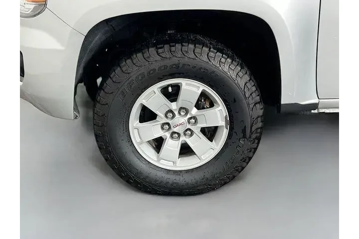 $26975 : GMC Canyon 2019 4x2 SLE 4dr image 6