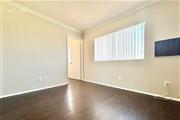 $1795 : 3 bedroom apartment in La thumbnail