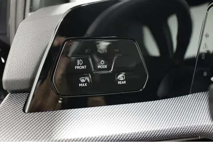 $35982 : Volkswagen Golf GTI 2025 SE image 10