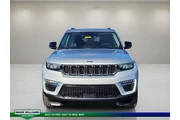 $27800 : Jeep Grand Cherokee 2023 4x4 thumbnail