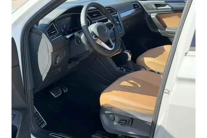 $25988 : Volkswagen Tiguan 2024 SE R- image 10