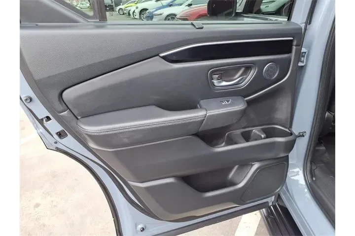 $39898 : Honda Pilot 2023 AWD Touring image 9