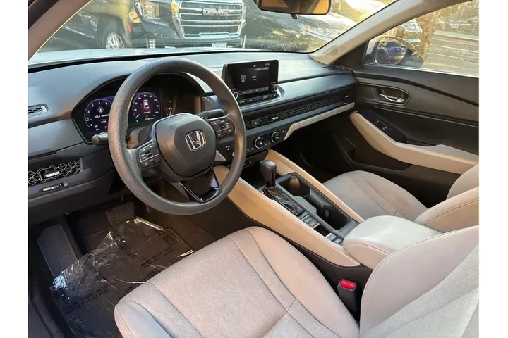 $24988 : Honda Accord 2023 EX 4dr Sed image 9