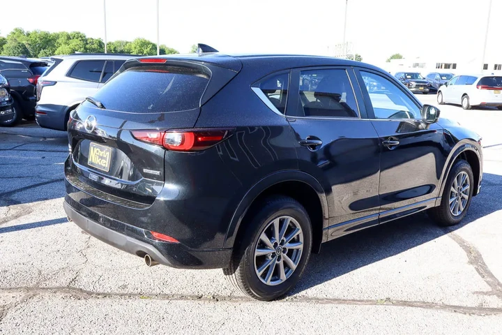 $26087 : 2025 CX-5 2.5 S Select Packag image 4