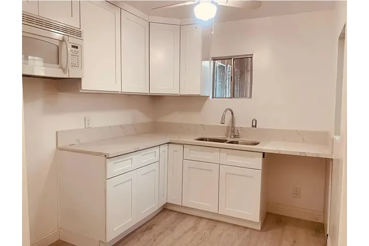 $1330 : multi-family property (148 3/ image 1