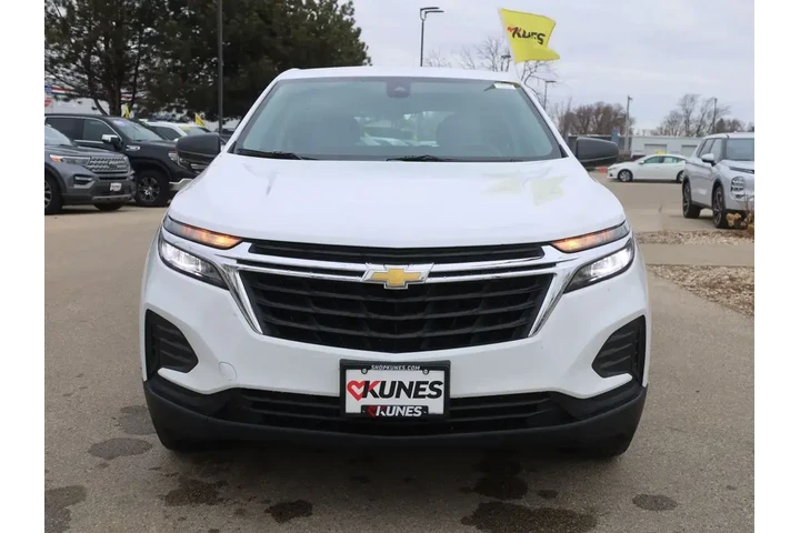 $18277 : Chevrolet Equinox 2023 4x4 L image 2