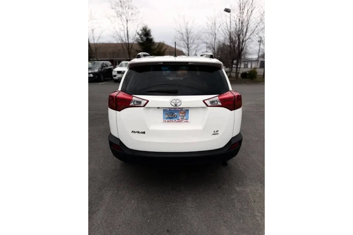 $15995 : 2015 RAV4 LE image 9