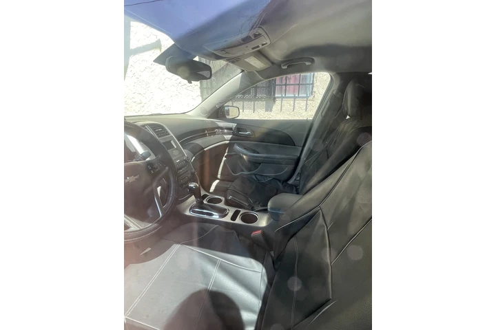 $4000 : Chevrolet Malibu de venta image 5