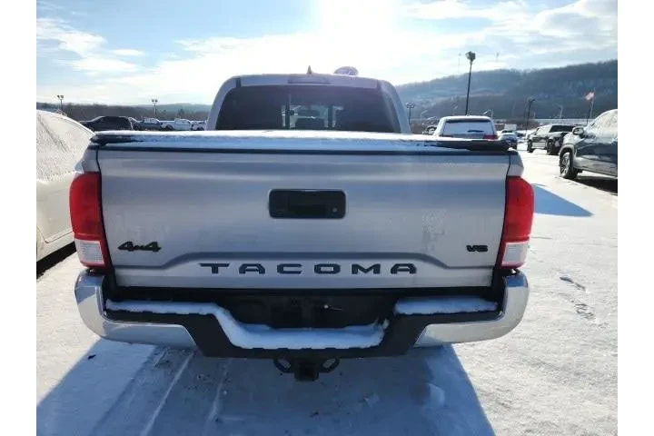 $23331 : Toyota Tacoma 2016 4x4 SR V6 image 4