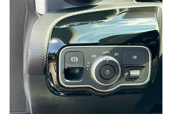 $19324 : Mercedes-Benz A-Class 2019 A image 10