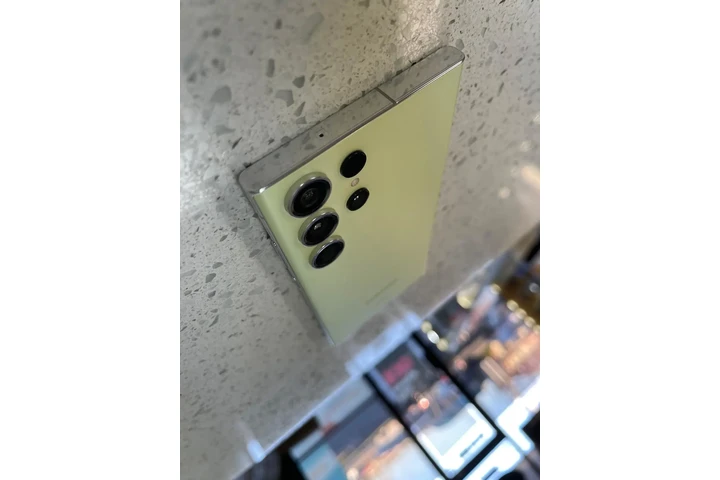 $675 : Samsung Galaxy S23 ULTRA 5G image 1