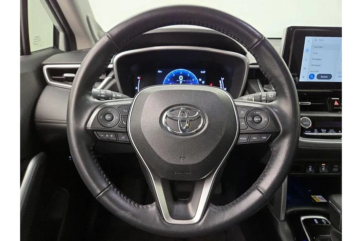 $27998 : Toyota Corolla Cross 2023 XL image 10