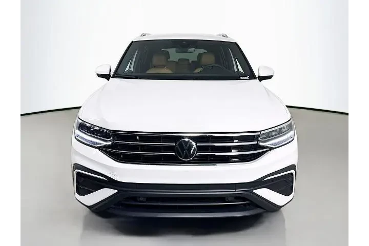 $28500 : Volkswagen Tiguan 2024 SE 4d image 2