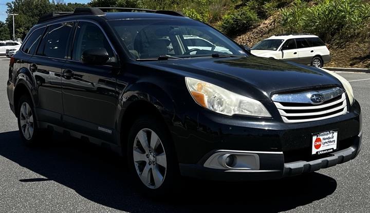 $9893 : PRE-OWNED 2011 SUBARU OUTBACK image 7