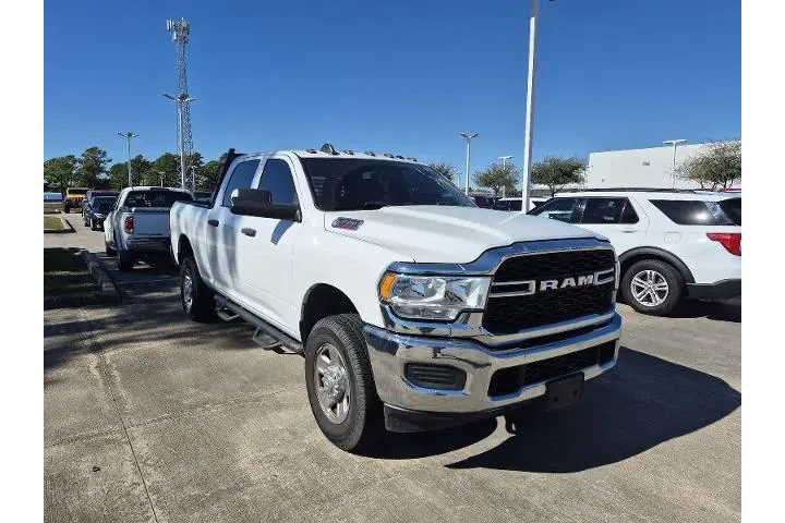 $38981 : Ram 2500 2022 4x4 Tradesman image 2