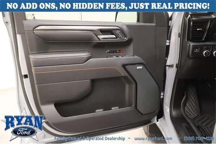 GMC Sierra 1500 2025 4x4 AT4 image 8