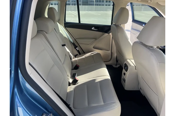 $5500 : 2017 Volkswagen Tiguan S image 9