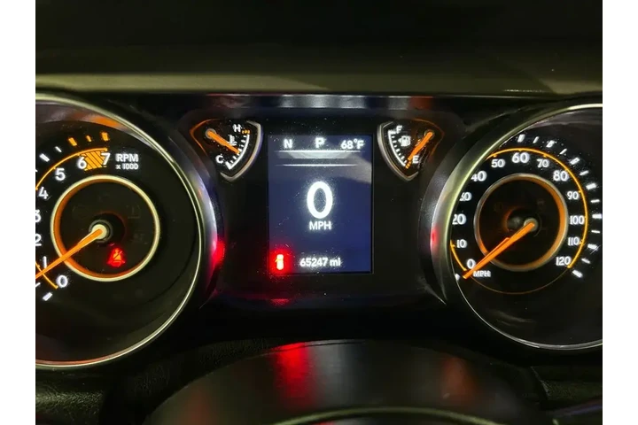 $27691 : Jeep Wrangler Unlimited 2021 image 10