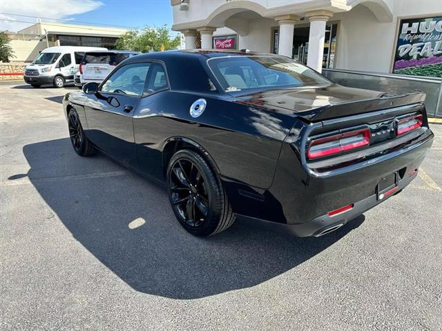 $28995 : Pre-Owned 2022 Challenger GT image 8