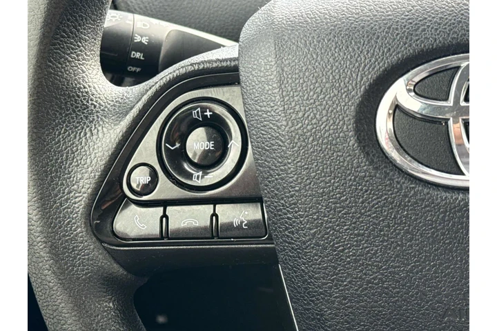 $18988 : Toyota Prius 2021 LE 4dr Hat image 10