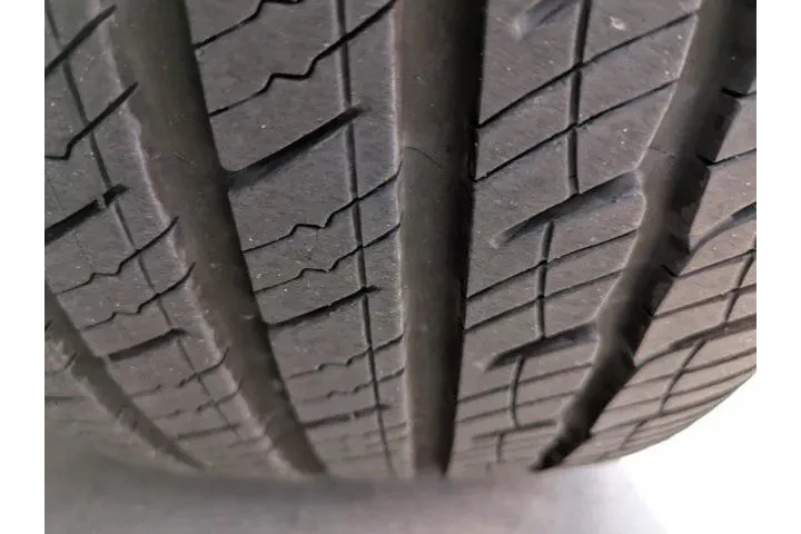 $25340 : Genesis G70 2020 AWD 2.0T 4d image 10