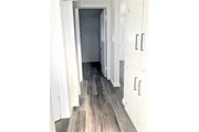 $1950 : 1 Bedroom 1 Bath Upstairs thumbnail