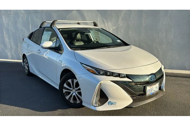 $28755 : Toyota Prius Prime 2021 Limi image 1