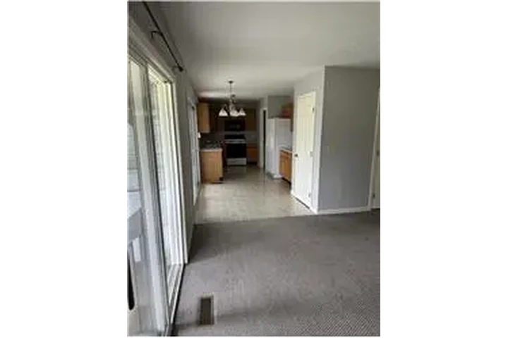 $1895 : Rental property with 3 bedro image 3