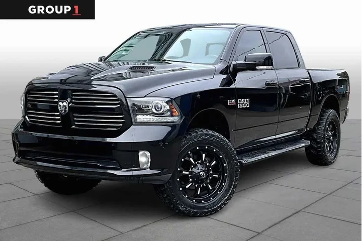$23575 : Ram 1500 2017 4x2 Sport 4dr image 1