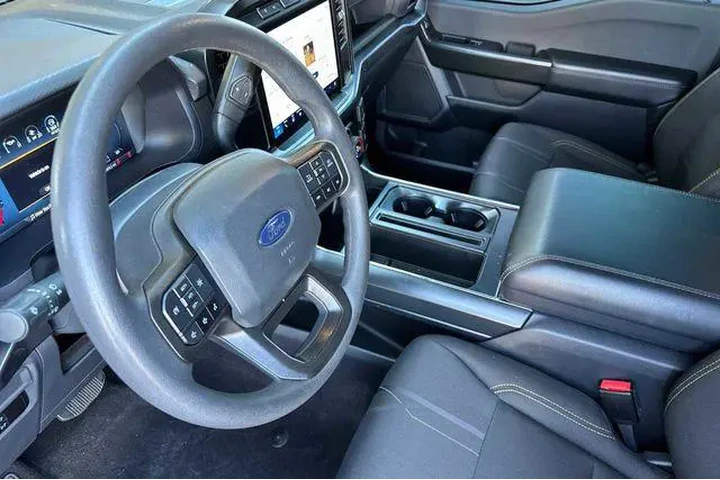 $39994 : Ford F-150 2024 4x4 STX 4dr image 4