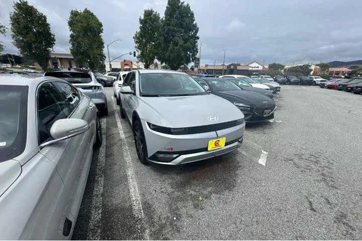 $27998 : Hyundai IONIQ 5 2024 SEL 4dr image 2