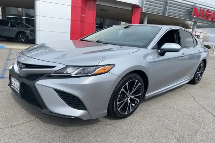 $19888 : 2018 Toyota Camry image 3