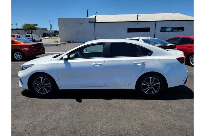 2023 Kia Forte Sedan image 2