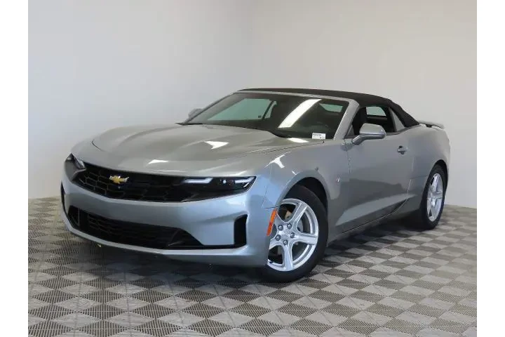 $24995 : Chevrolet Camaro 2023 LT 2dr image 2