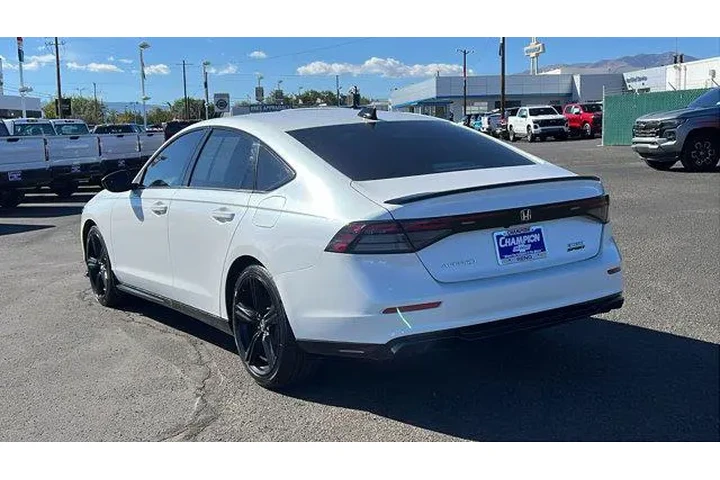 $29984 : Honda Accord Hybrid 2023 Spo image 7