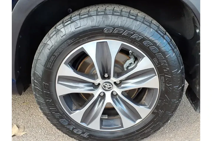 $25872 : Toyota Highlander 2020 XLE 4 image 8