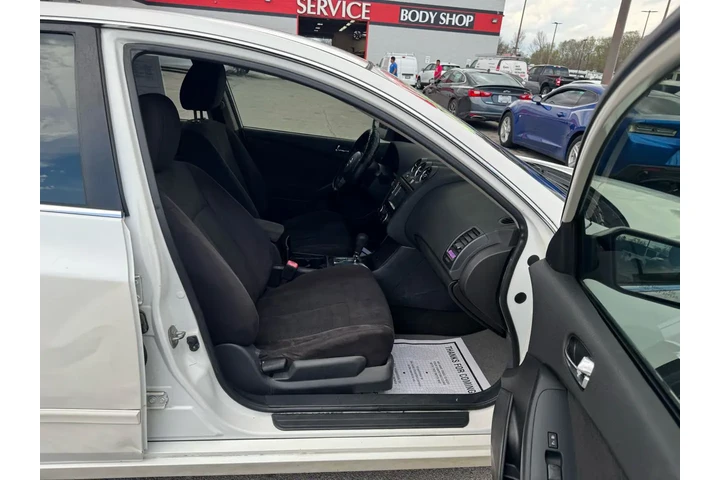 $1980 : 2012 Altima 4dr Sdn I4 CVT 2. image 8