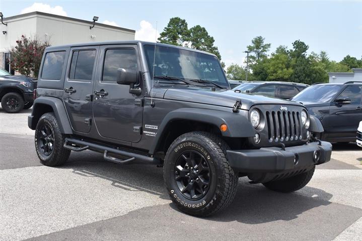 2017 Wrangler Unlimited Sport image 2