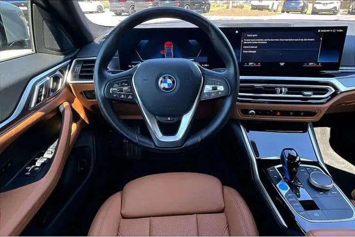 $31755 : BMW i4 2023 eDrive35 Gran Co image 5