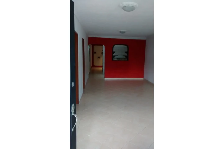 $240000000 : Venta casa barrio Las Granjas image 1