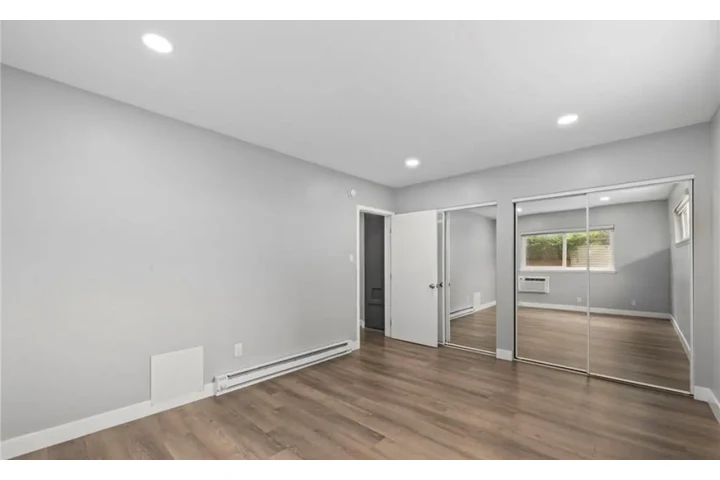 $1950 : 2 BEDROOM APT IN CARSON image 7