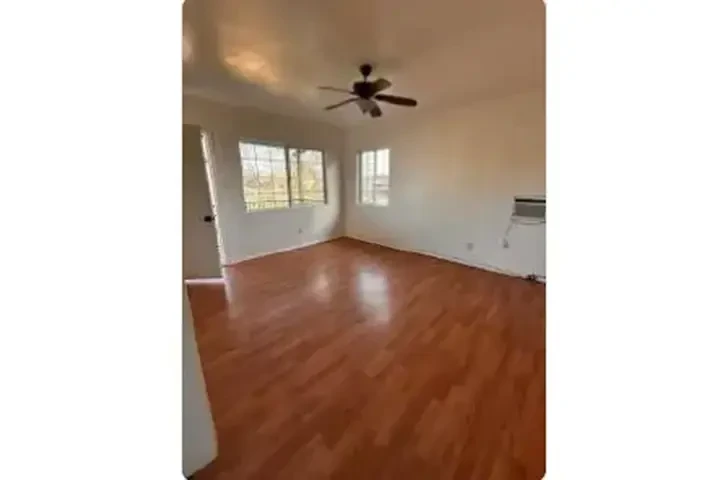 APTO de 1/RECÁMARA EN RENTA image 4