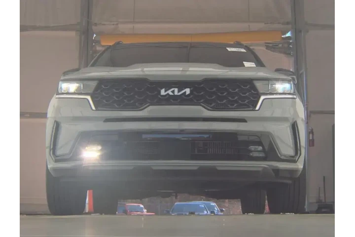 $23590 : Kia Sorento 2023 EX 4dr SUV image 3