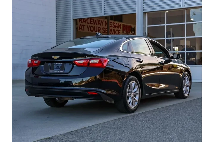 $18418 : Chevrolet Malibu 2024 LT 4dr image 4