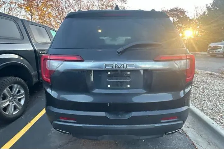 $23995 : GMC Acadia 2021 4x4 AT4 4dr image 4