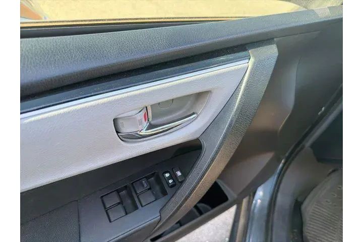 $17992 : Toyota Corolla 2018 SE 4dr S image 5