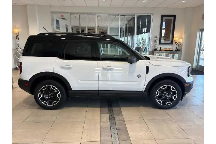$31486 : Ford Bronco Sport 2025 AWD O image 2