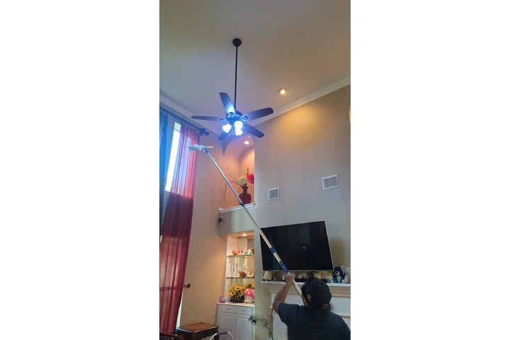house cleaning service image 3