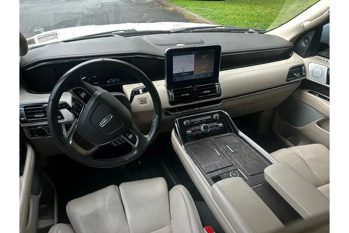 $49500 : 2020 Navigator L Reserve 4WD image 6